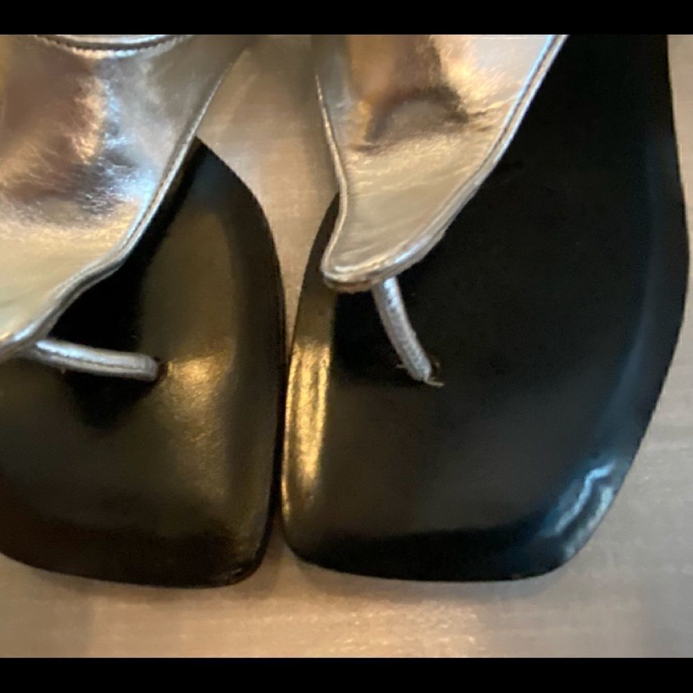 EUC KENNETH COLE preloved silver sandals - Picture 8 of 10